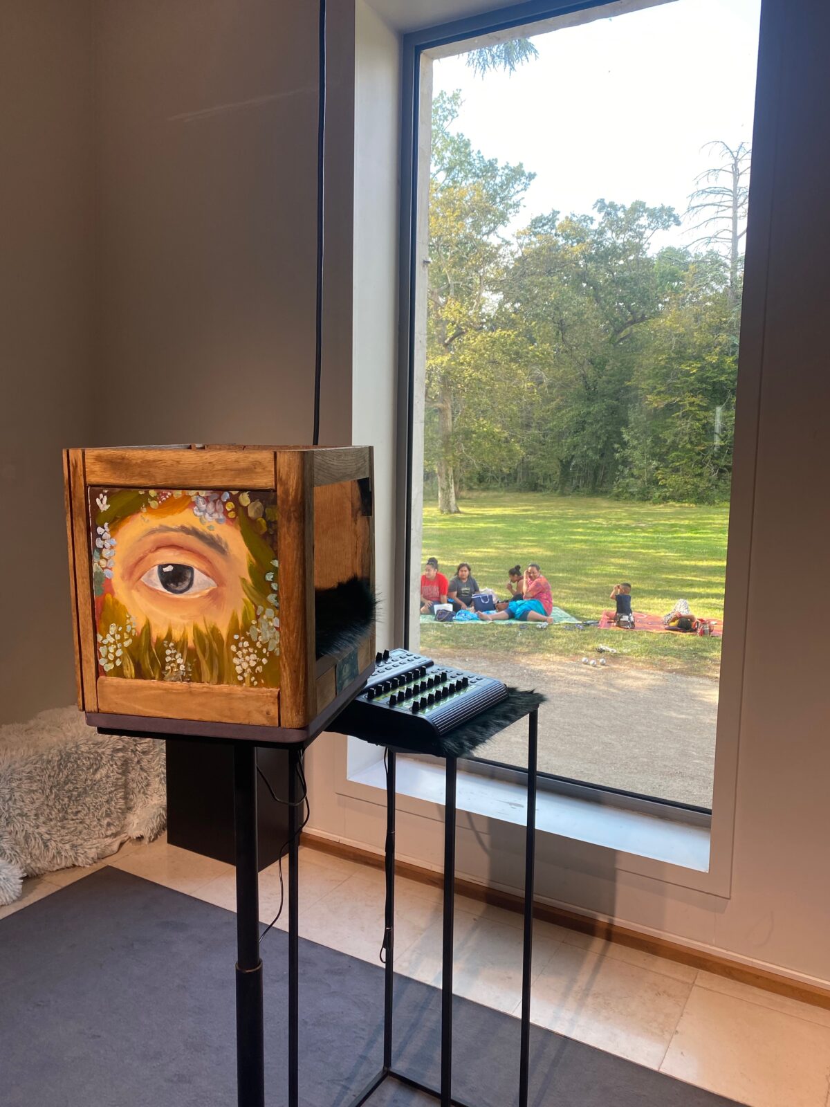 Midi à son oeil